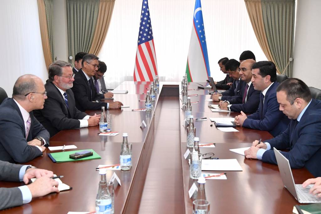 Minister of Foreign Affairs of the Republic of Uzbekistan, Bakhtiyor Saidov, with the Chairman of the Committee on Homeland Security and Government Affairs of the U.S. Senate, H.E. Gary Peters, 
